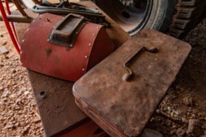 Donice Corten – Jak uzyskać szlachetną rdzę i pielęgnacja stali kortenowskiej.